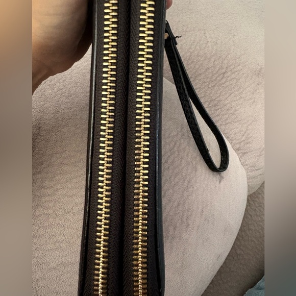 Michael Kors Black and Gold Leather Wallet - Picture 4 of 9